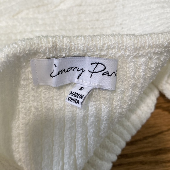 EMORY PARK: CREAM HALTER TOP - Picture 3 of 3